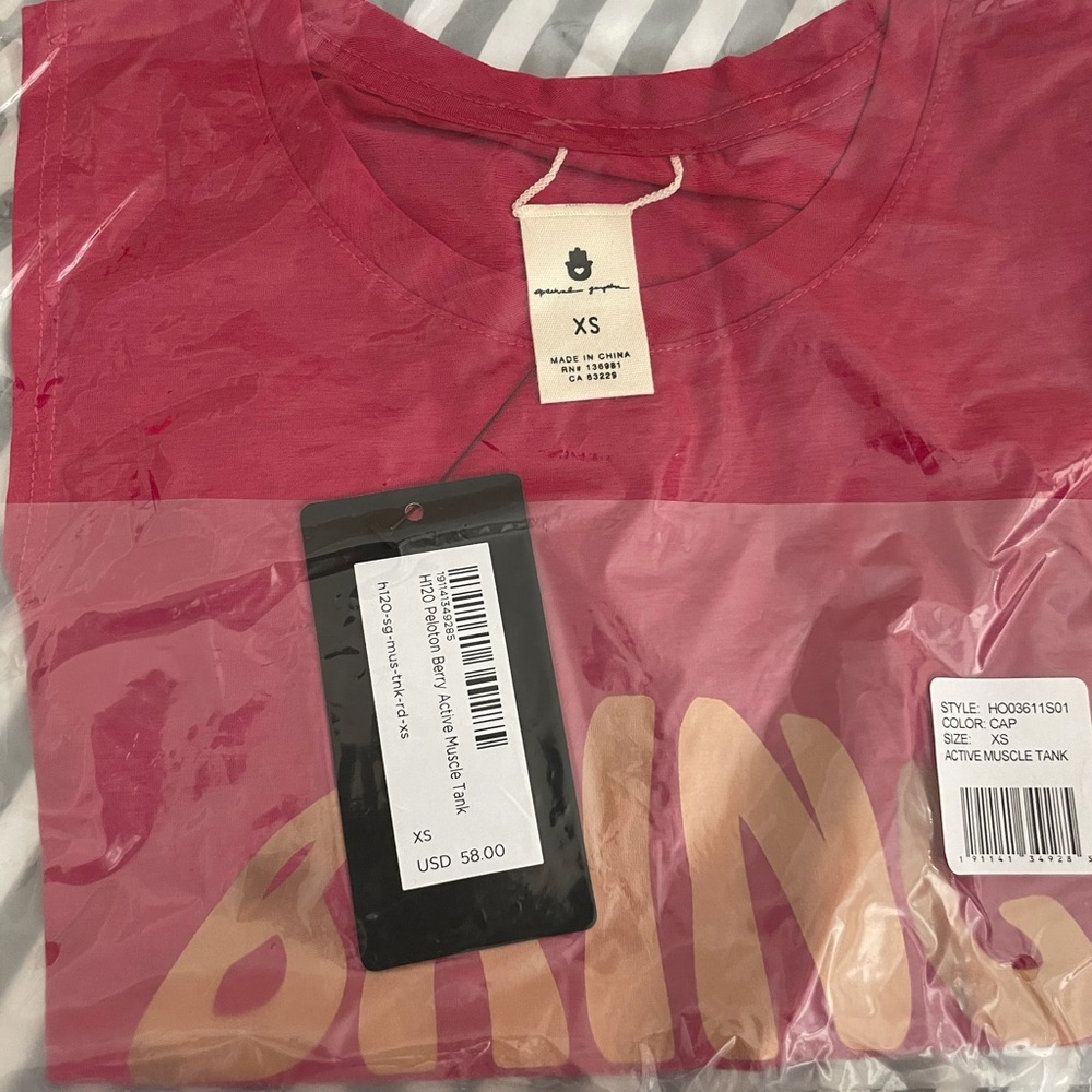 Peloton berry active muscle tank NWT